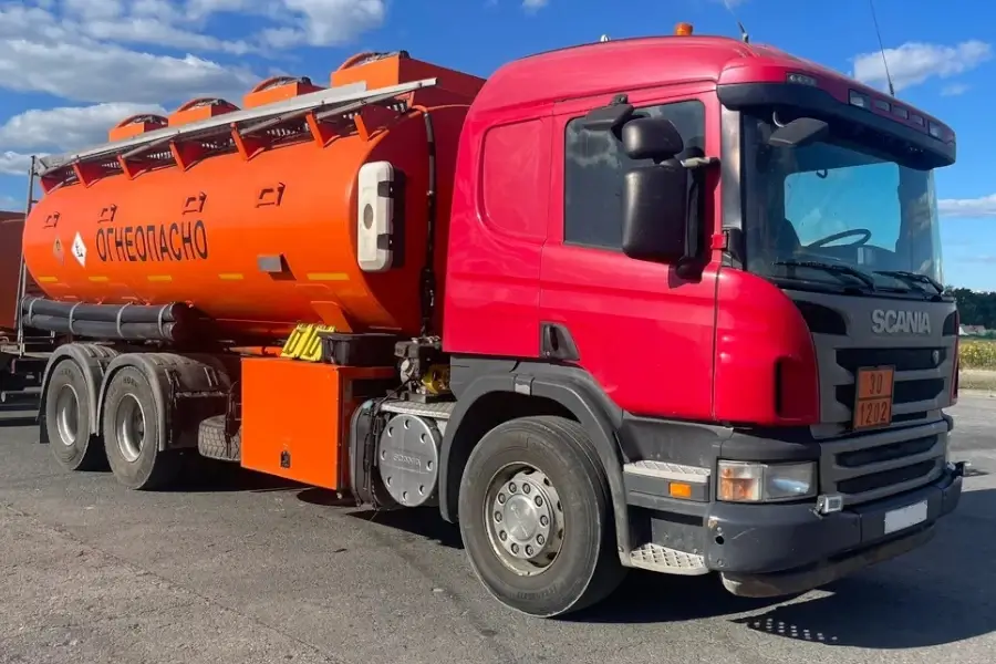 Паливозаправник для доставки ПММ на об'єкти