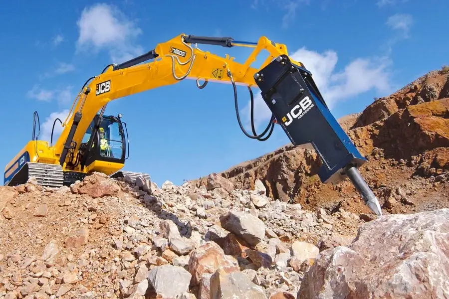 Демонтаж бетонних конструкцій гідравлічним молотом